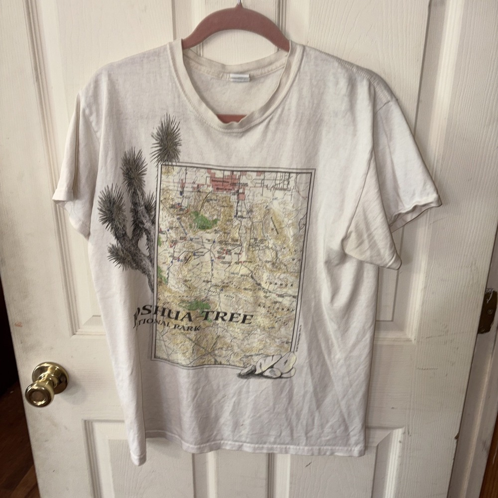 Joshua Tree National Park T Shirt Graphic Map Vintage  Medium Gildan Beige